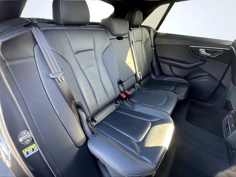 Used 2019 Audi Q8 Premium image 27