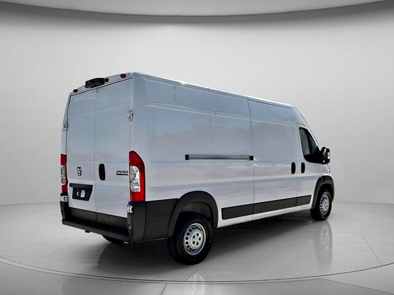 Used 2024 RAM ProMaster 2500 w/ Convenience Group FWD image 6