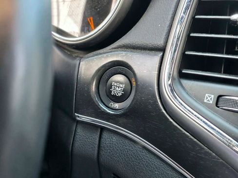 Used 2018 Jeep Grand Cherokee Limited image 28