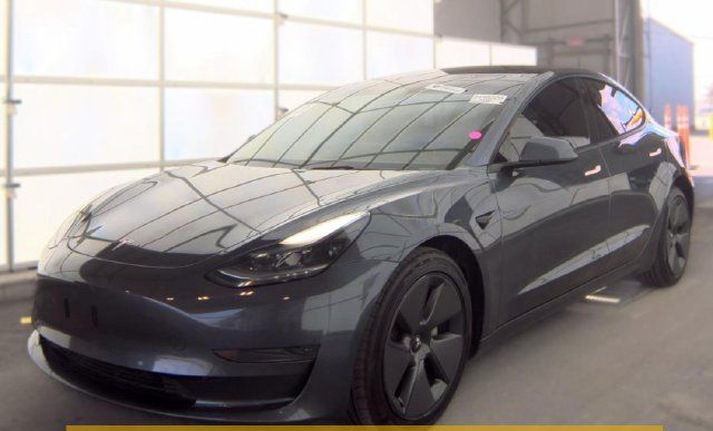 Used 2023 Tesla Model 3 Standard Range RWD image 1