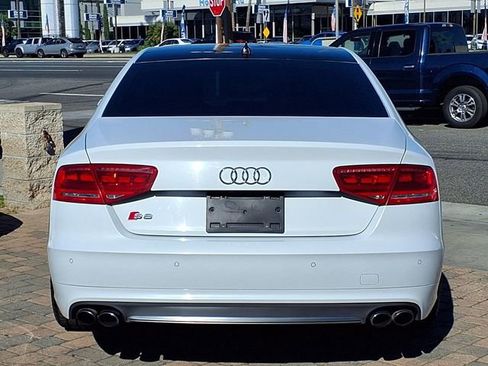 Used 2014 Audi S8 AWD/4WD image 4