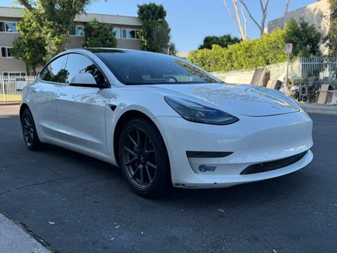 Used 2021 Tesla Model 3 Standard Range Plus RWD image 4