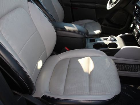 Certified 2023 Ford Escape Platinum FWD image 28