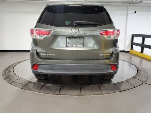Used 2015 Toyota Highlander XLE image 9