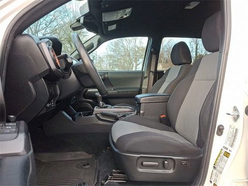 Used 2022 Toyota Tacoma TRD Sport image 13