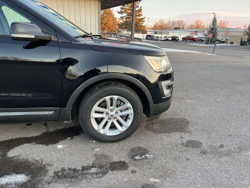Used 2016 Ford Explorer XLT w/ Equipment Group 202A image 22