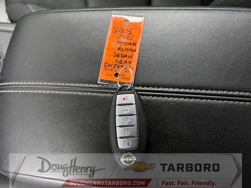 Used 2025 Nissan Altima 2.5 SV FWD image 52