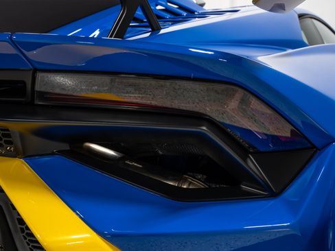 Used 2022 Lamborghini Huracan STO RWD image 29