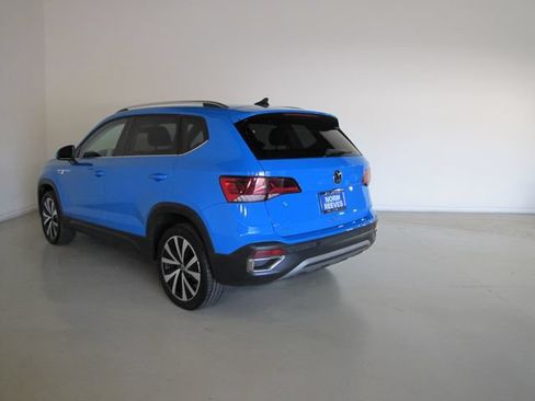 Used 2022 Volkswagen Taos SE FWD image 21