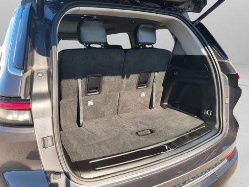 Used 2022 Jeep Grand Cherokee L Limited image 24