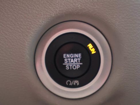 Used 2023 Chrysler Voyager LX FWD image 19
