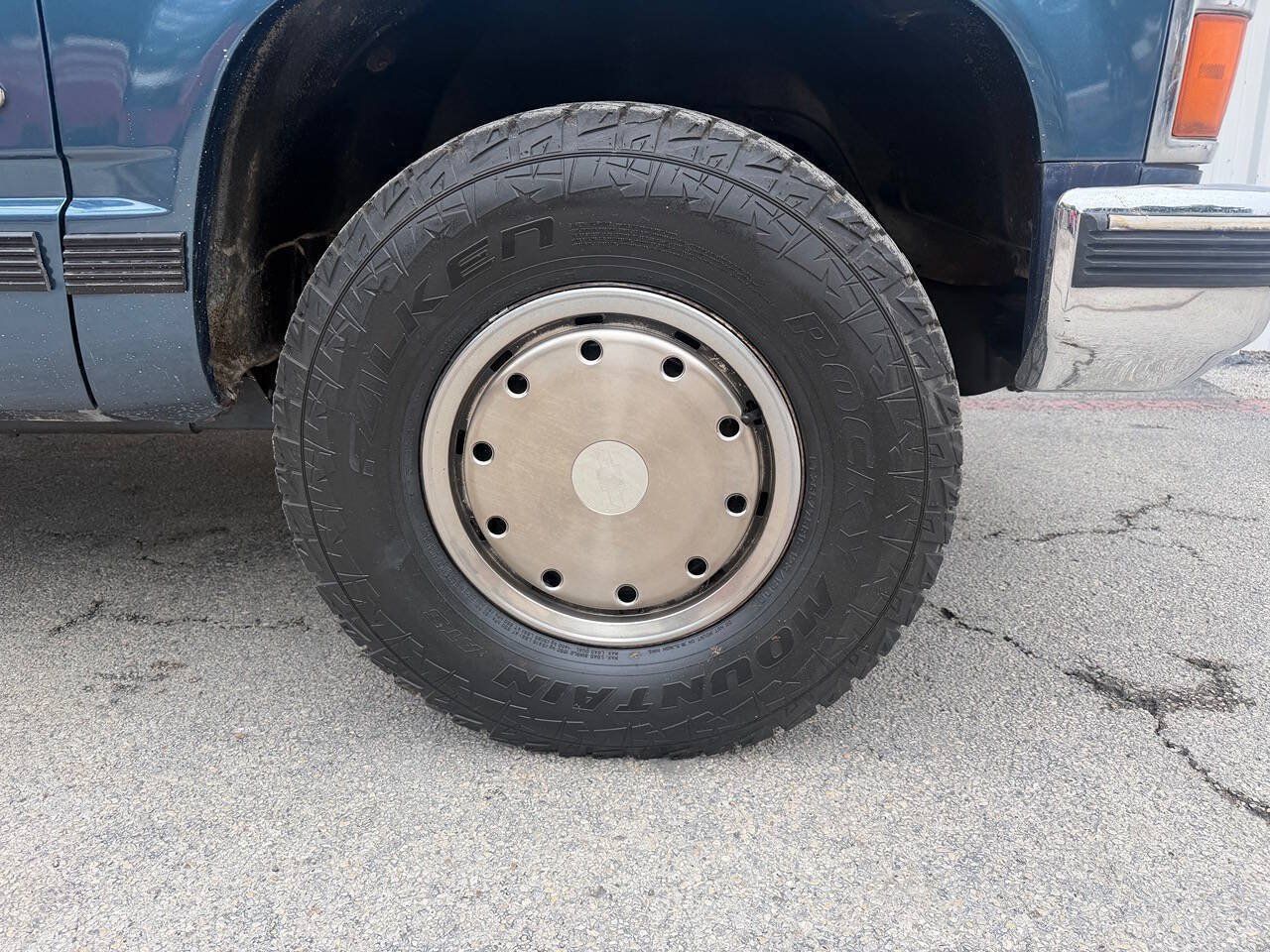 Used 1993 Chevrolet Silverado 3500 2WD Crew Cab image 27