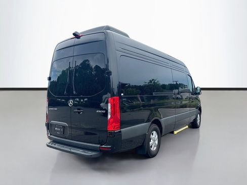 Used 2024 Mercedes-Benz Sprinter 2500 image 3