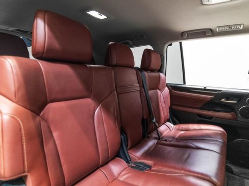 Used 2017 Lexus LX 570 4WD w/ Luxury Package image 41