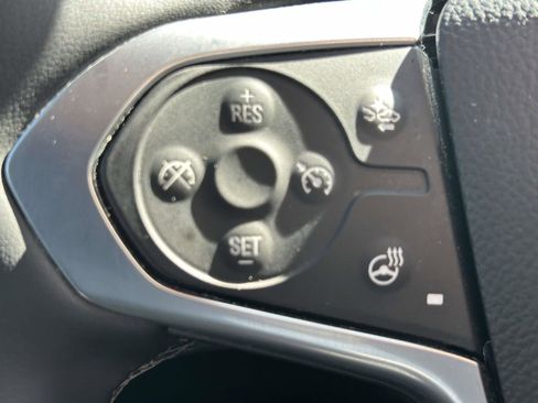 Used 2023 Chevrolet Traverse High Country image 24