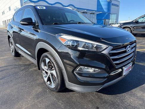 Used 2016 Hyundai Tucson Sport image 10