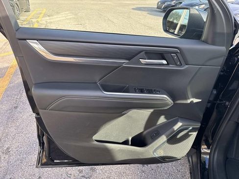 Used 2025 GMC Acadia Elevation image 20