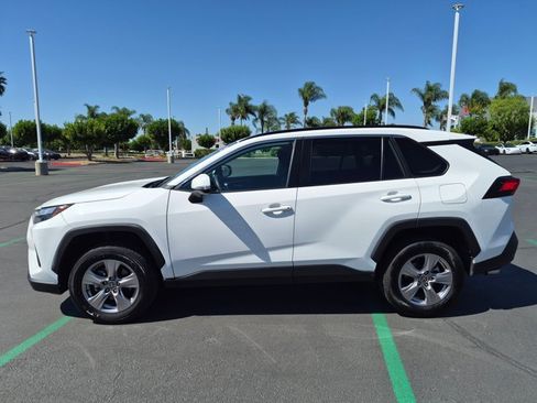 Used 2025 Toyota RAV4 XLE FWD image 9