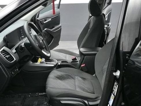 Used 2024 Kia Seltos LX AWD/4WD image 10