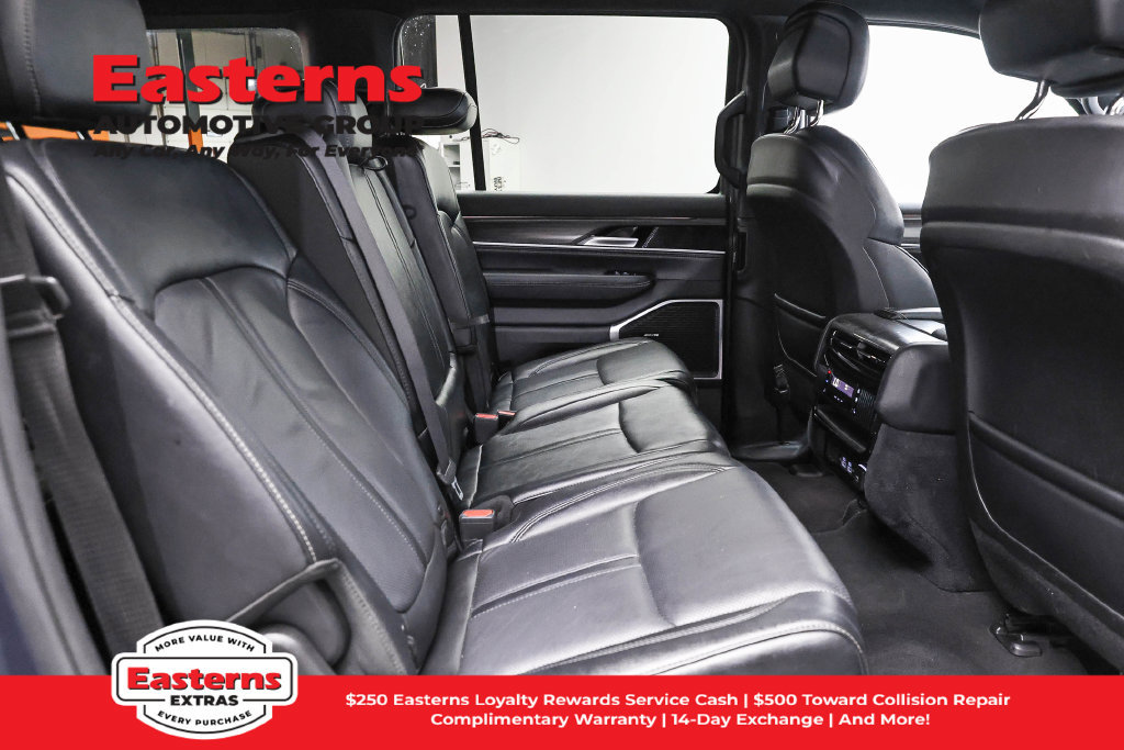 Used 2024 Jeep Wagoneer L Series II w/ Flexible Seating Group RWD image 26