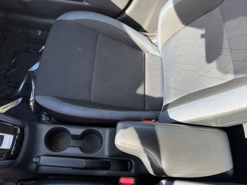 Used 2023 Nissan Versa SV image 14