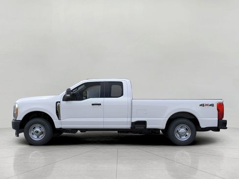 Used 2026 Ford F250 XL w/ Snow Plow/Camper Package AWD/4WD image 5