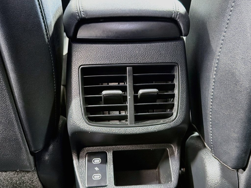 Used 2025 Kia Seltos S AWD/4WD image 26