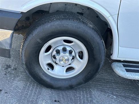 Used 2024 Chevrolet Express 2500 image 6