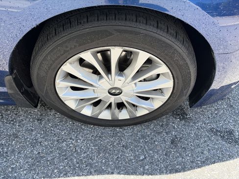 Used 2015 Hyundai Sonata Limited w/ Option Group 06 FWD image 10