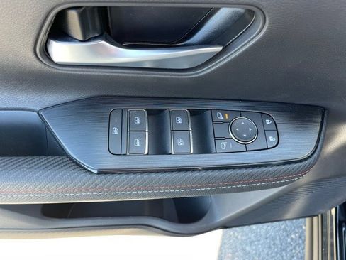 New 2025 Nissan Kicks SR image 12