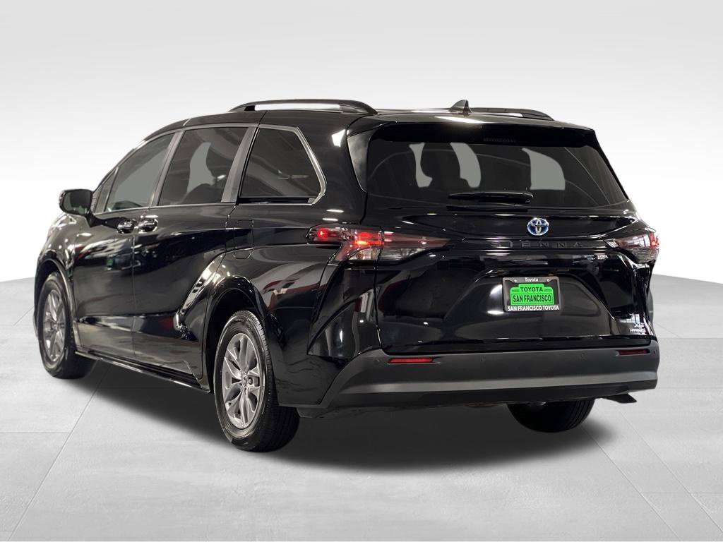 Certified 2023 Toyota Sienna XLE w/ XLE Plus Package FWD image 2
