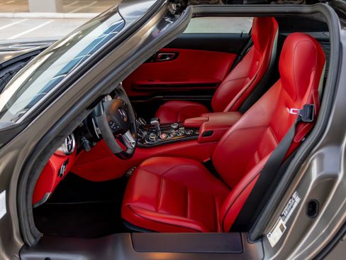 Used 2011 Mercedes-Benz SLS AMG Coupe image 13