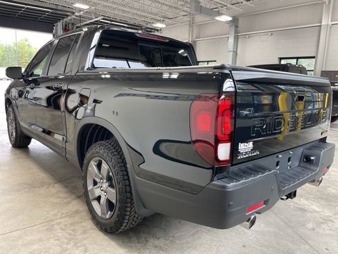 Used 2025 Honda Ridgeline TrailSport image 5