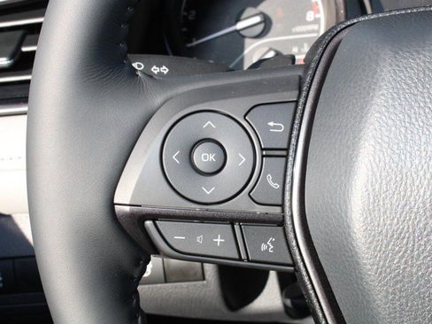 Used 2024 Toyota Camry SE image 16