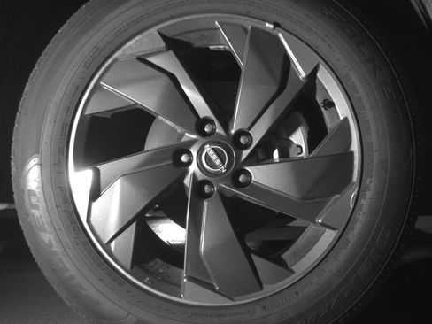 Used 2025 Nissan Rogue SV FWD image 13
