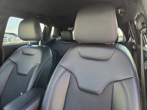 Used 2025 Jeep Compass Latitude w/ Altitude Special Edition image 24