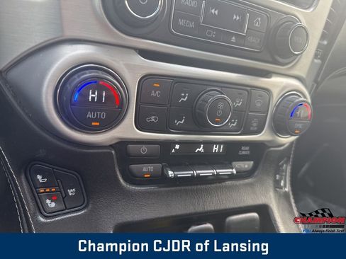 Used 2015 GMC Yukon XL SLT image 42