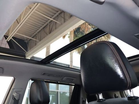 Used 2018 Toyota Highlander Limited Platinum AWD/4WD image 30