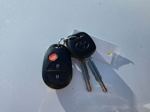 Used 2012 Toyota Tundra 4x4 Double Cab w/ Tow Pkg image 10