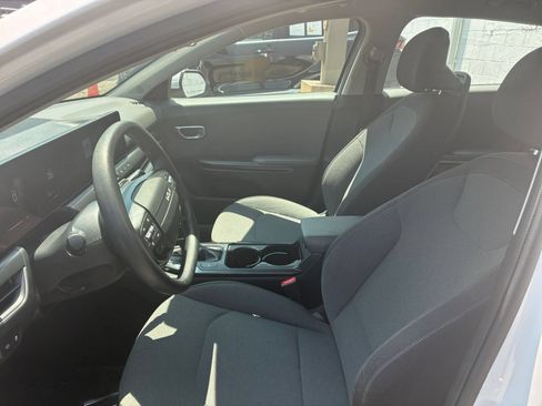 Used 2025 Kia K4 FWD image 22