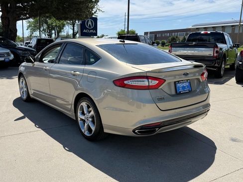Used 2015 Ford Fusion SE FWD image 6