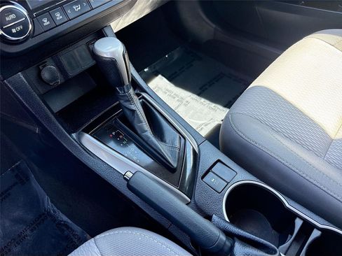 Used 2014 Toyota Corolla LE FWD image 16