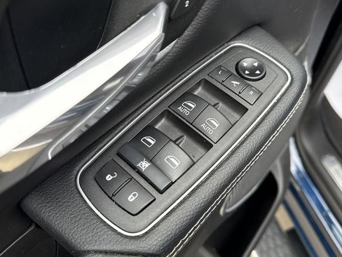 Used 2022 RAM 1500 Laramie RWD image 14