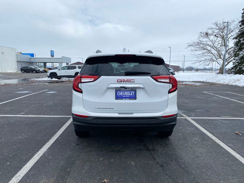 Used 2022 GMC Terrain SLE w/ Driver Convenience Package image 6