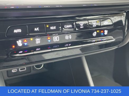 Used 2023 Chevrolet Bolt EUV Premier image 17