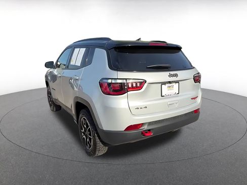 Used 2025 Jeep Compass Trailhawk AWD/4WD image 11