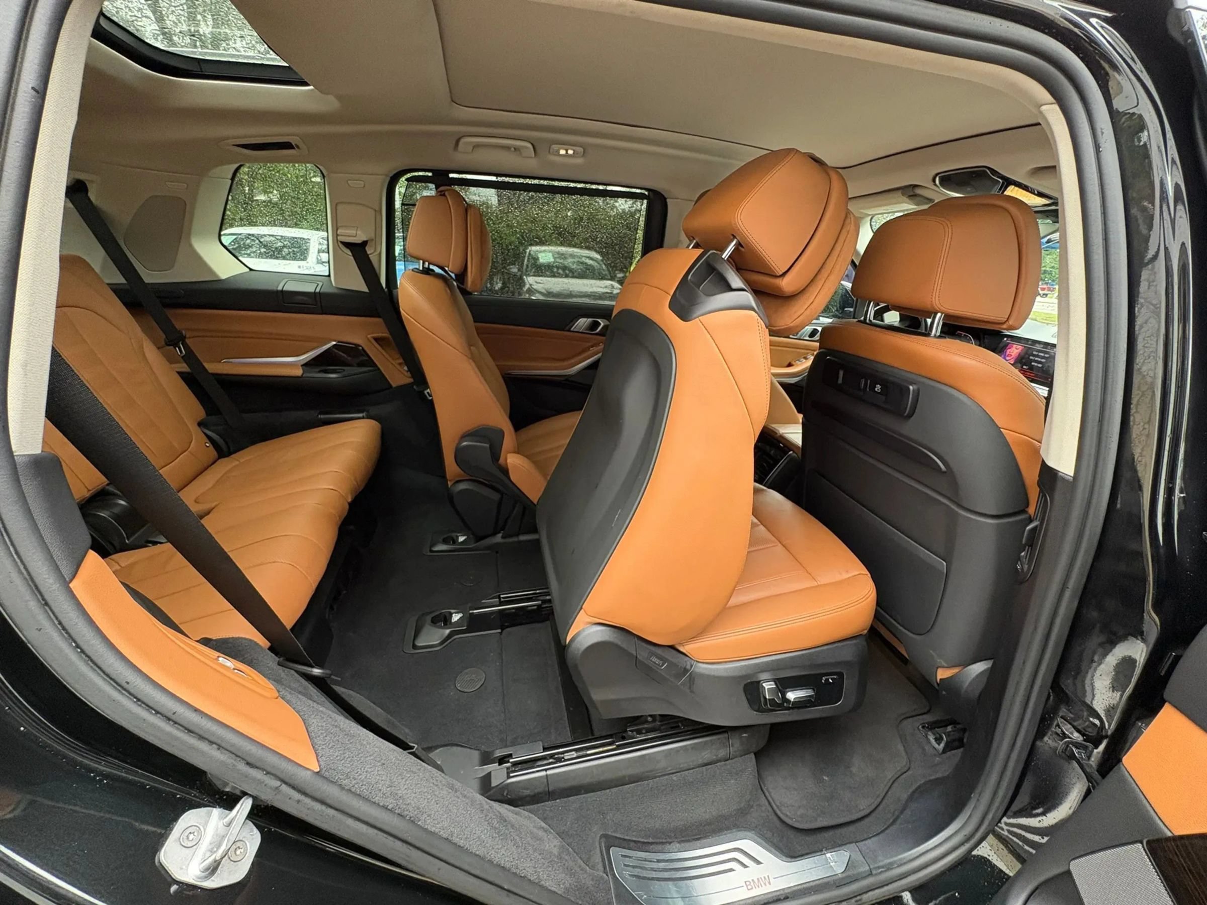 Used 2019 BMW X7 xDrive50i w/ Premium Package AWD/4WD image 25