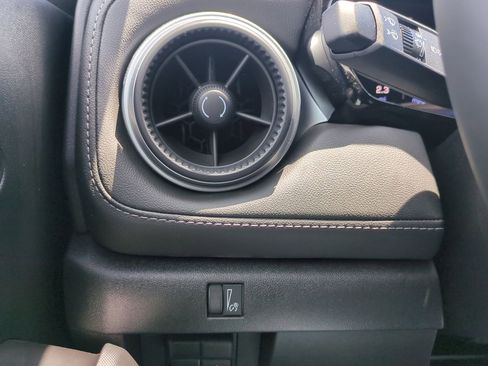 New 2025 Chevrolet Colorado LT w/ LT Convenience Package image 18