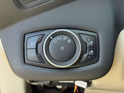 Used 2017 Ford Escape SE AWD/4WD image 17