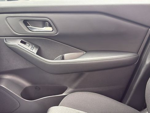 Certified 2024 Nissan Rogue SV AWD/4WD image 18